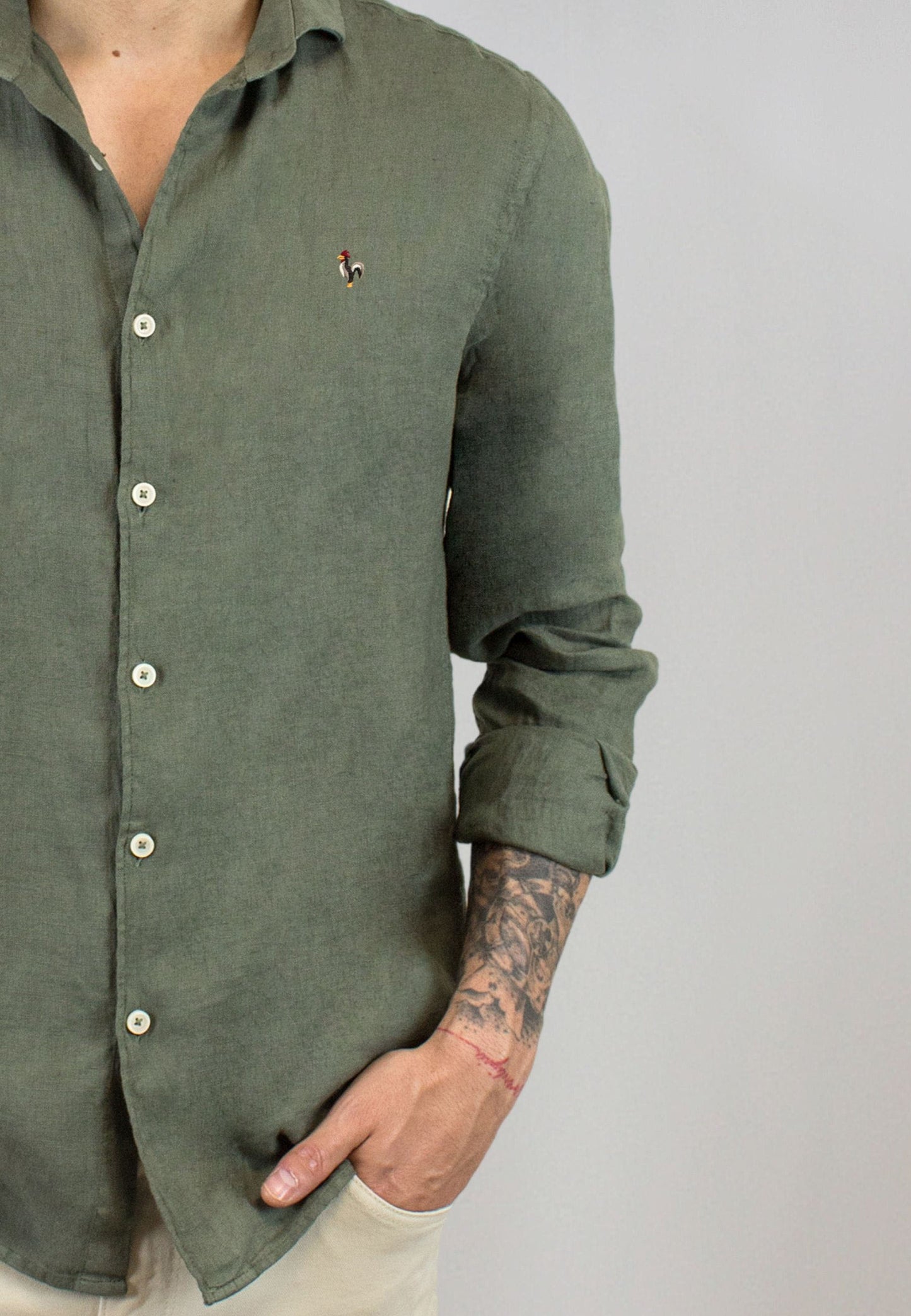 Camisa de lino kaki italiano