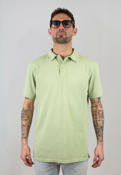 Polo al tono verde de manga corta