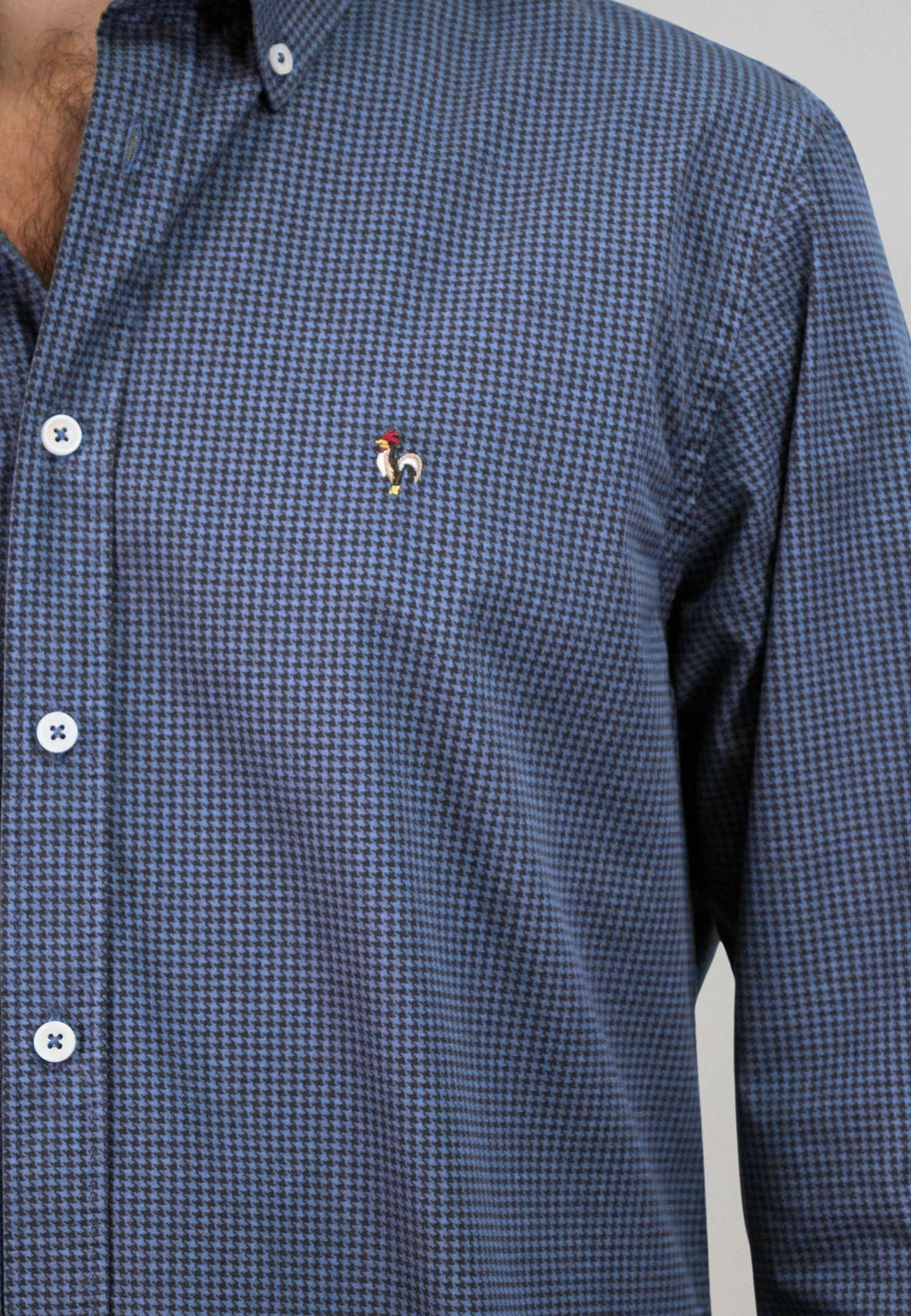 Camisa en pata de gallo azul