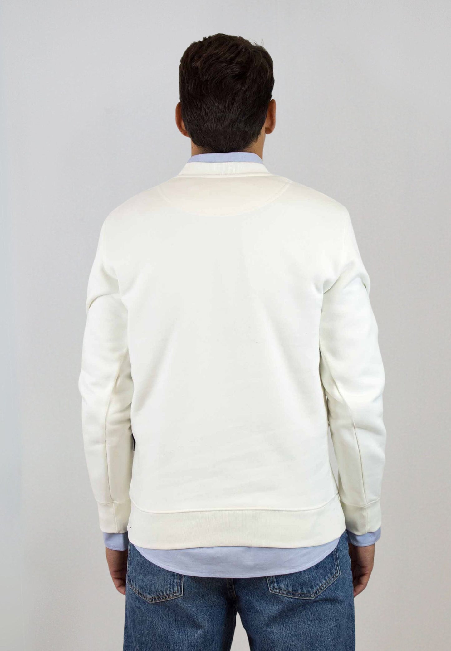 Sudadera cruda con bordado mediano