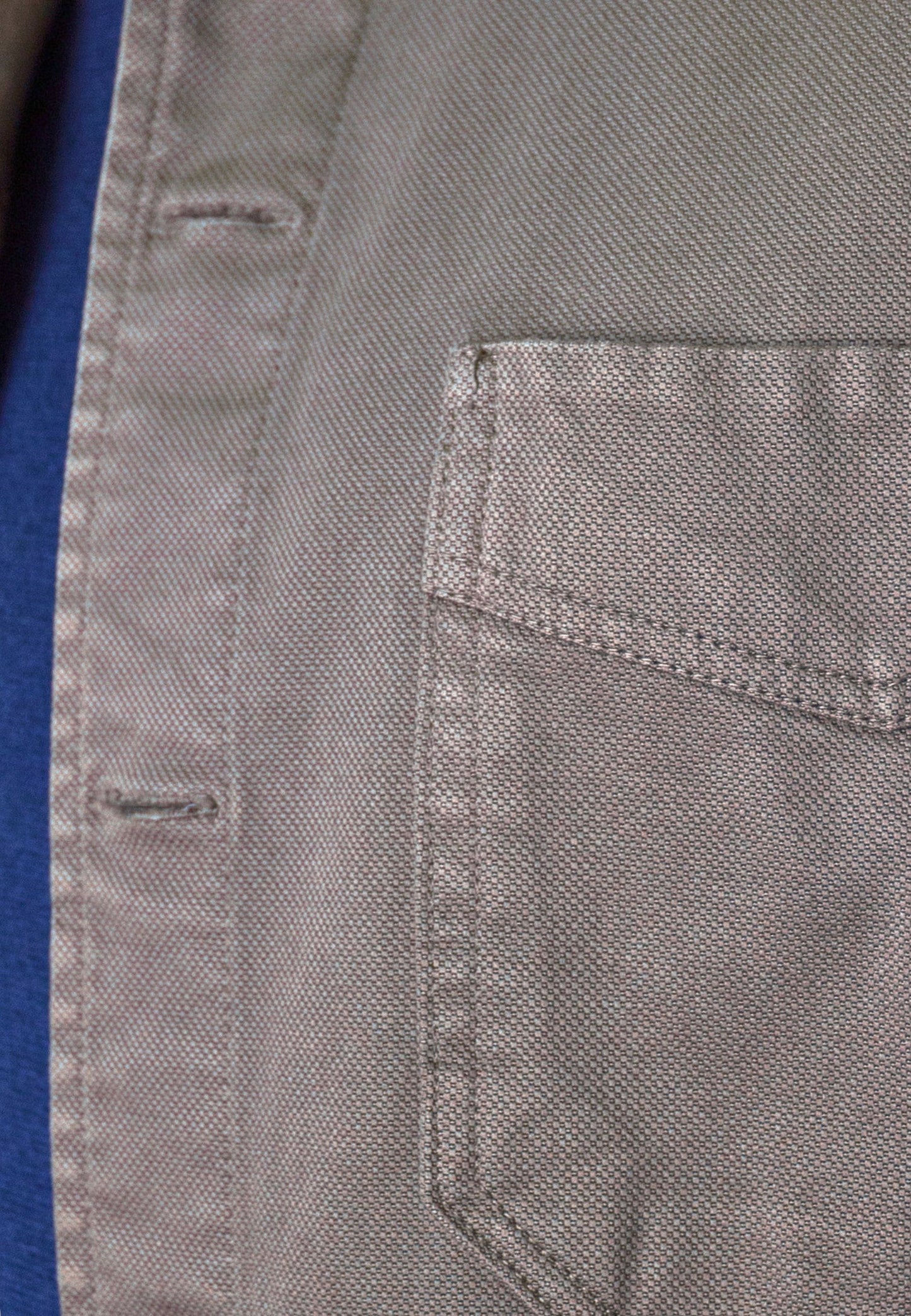 Sobrecamisa en sarga tostado con bolsillos