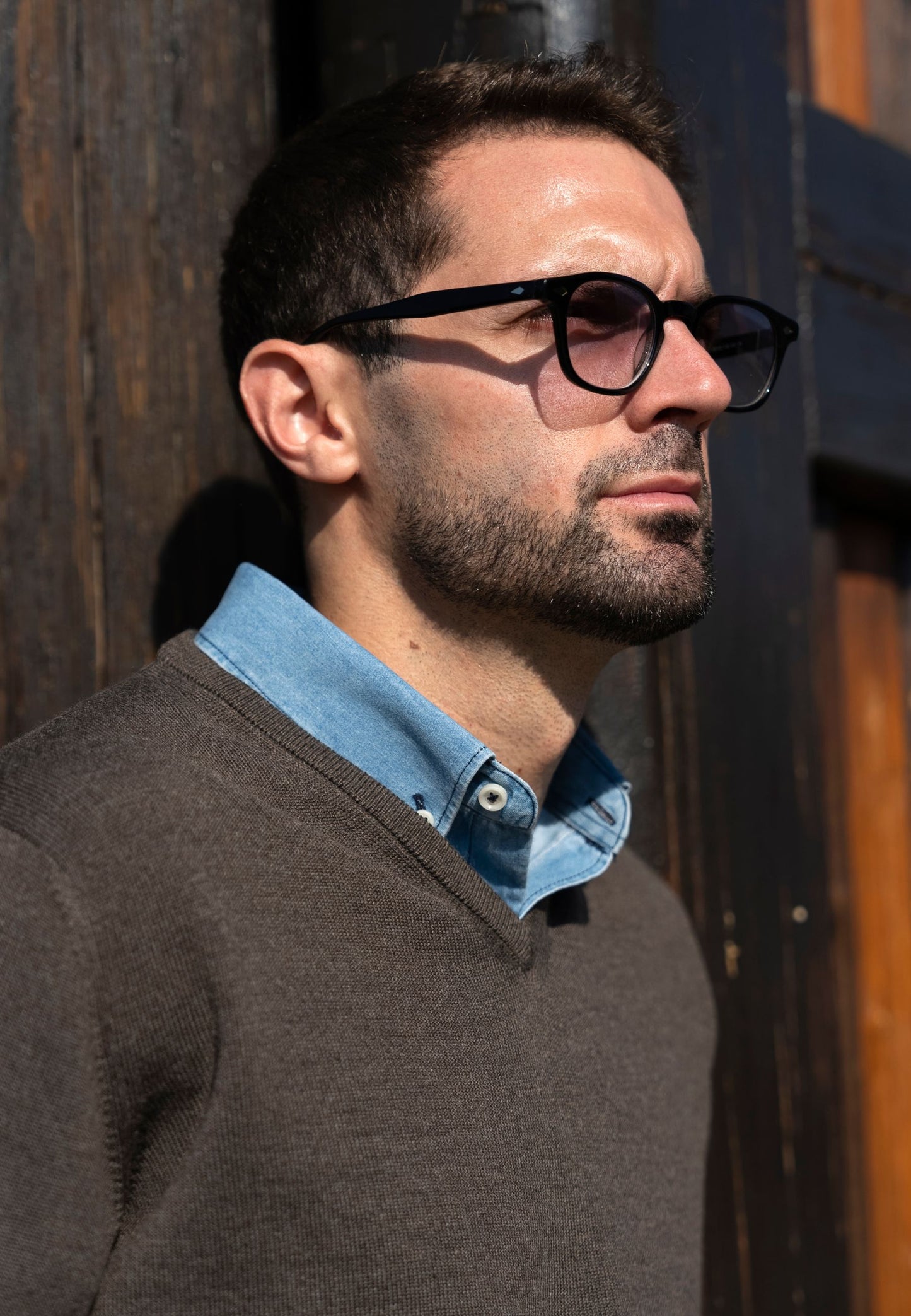 Jersey de pico marrón con lana