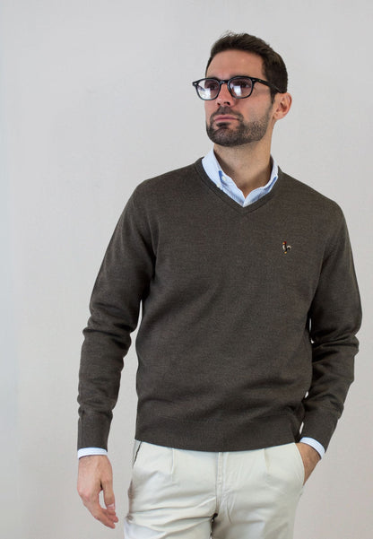 Jersey de pico marrón con lana