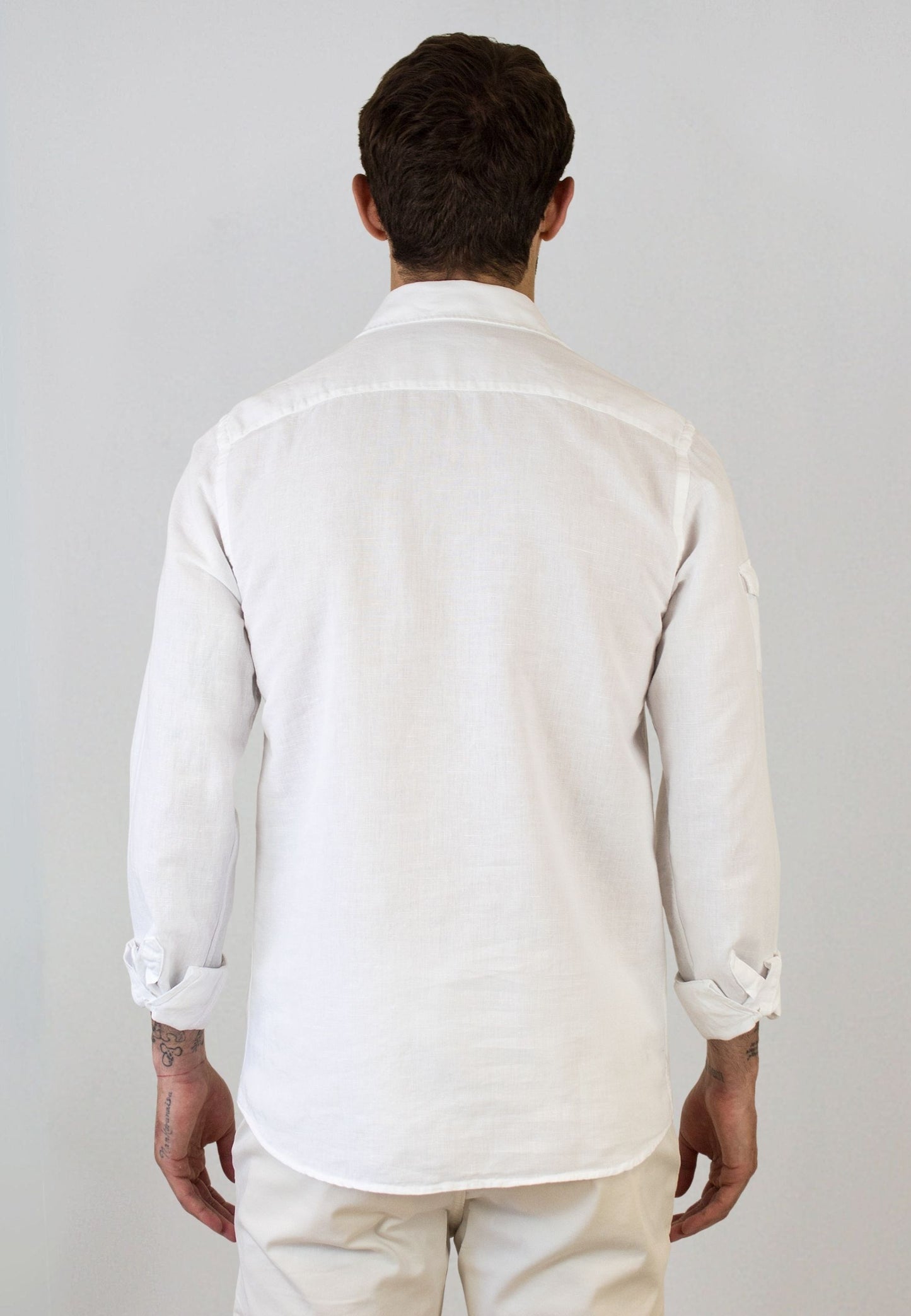Polera de lino blanco tres botones