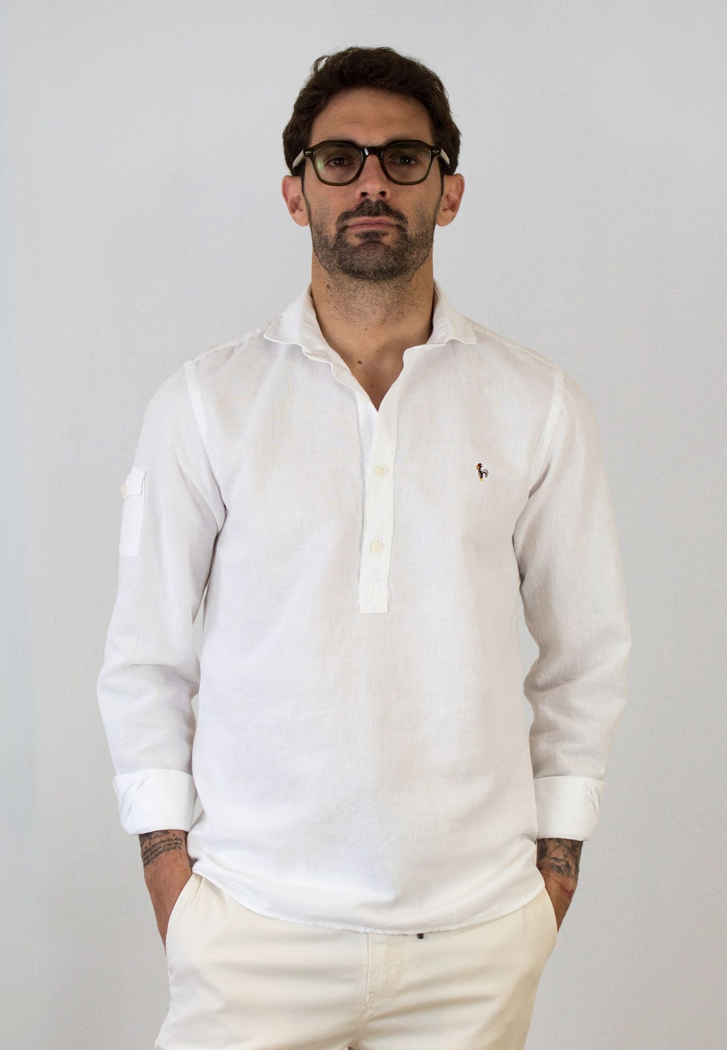 Polera de lino blanco tres botones