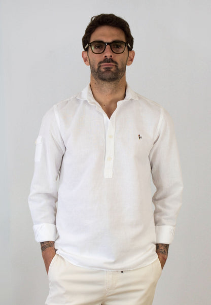 Polera de lino blanco tres botones