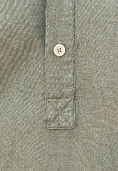Polera de lino oliva tres botones
