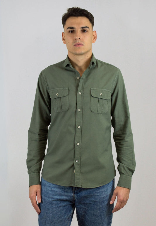 Camisa con bolsillos kaki