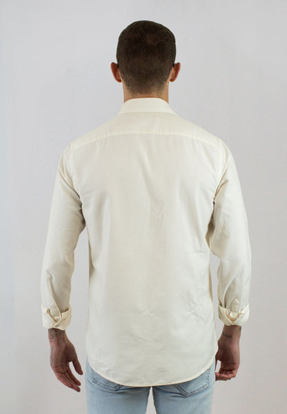 Camisa con bolsillos beige