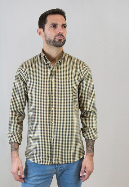 Camisa de cuadro en tonos marrones