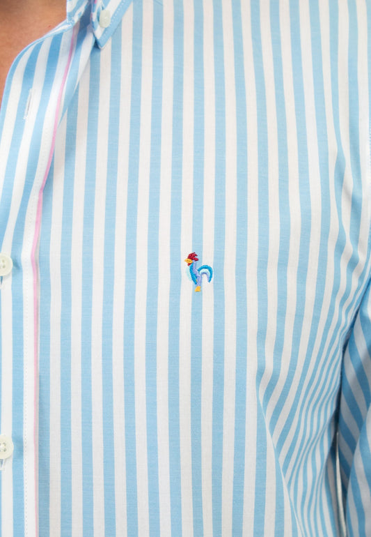 Camisa de rayas turquesas con detalle