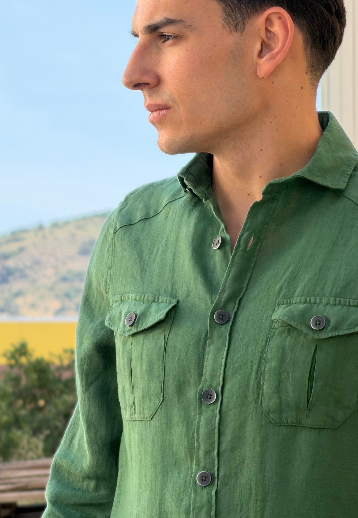 Camisa sahariana de lino verde