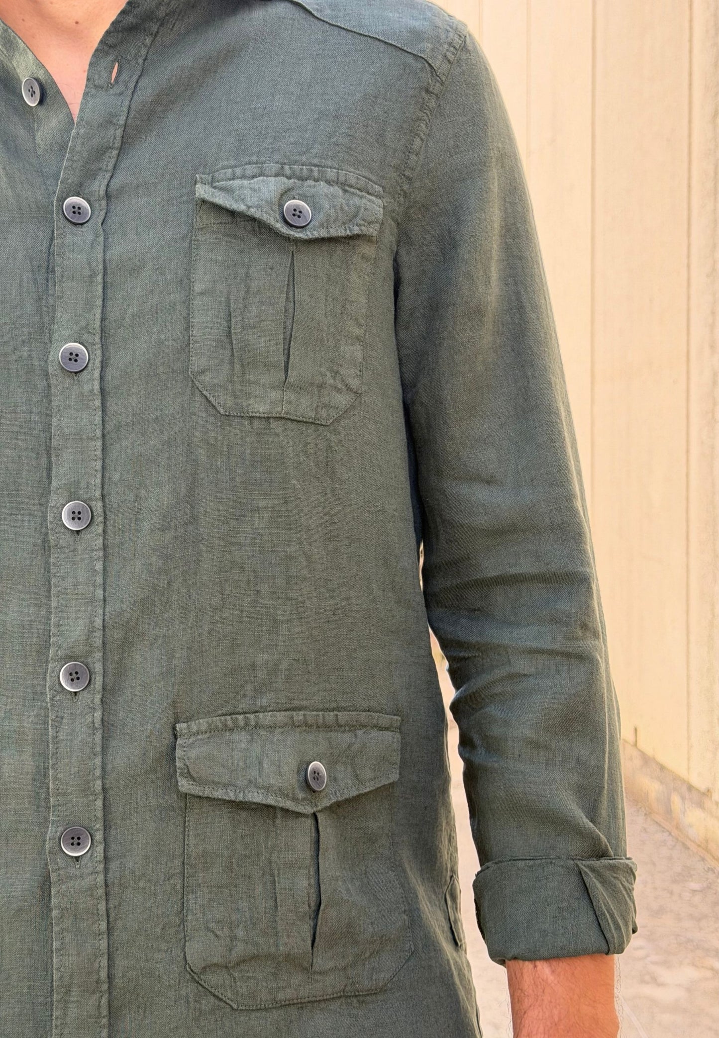 Camisa sahariana de lino kaki