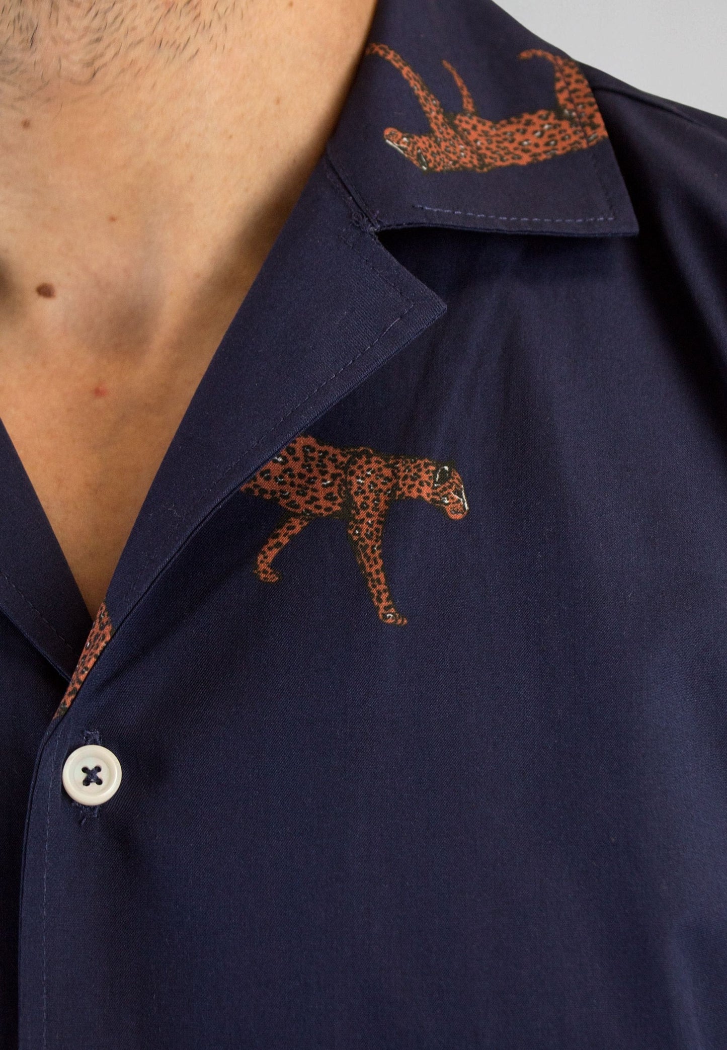 Camisa manga corta con estampado tigres