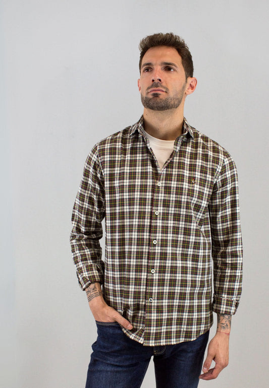 Camisa blanca de cuadros verdes