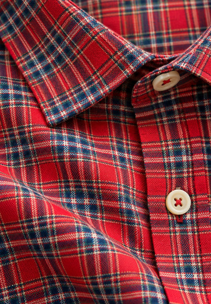 Camisa de cuadros rojos